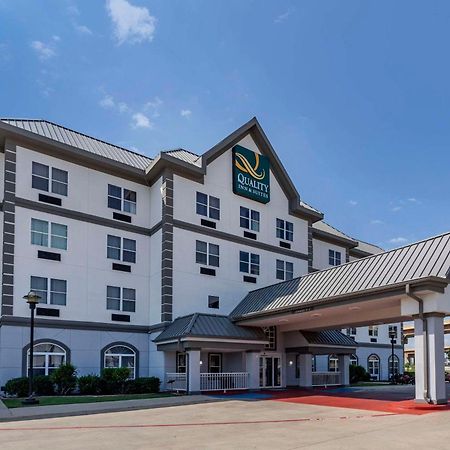 Quality Inn & Suites I-35 E-Walnut Hill Dallas Bagian luar foto