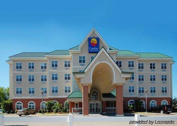 Quality Inn & Suites I-35 E-Walnut Hill Dallas Bagian luar foto