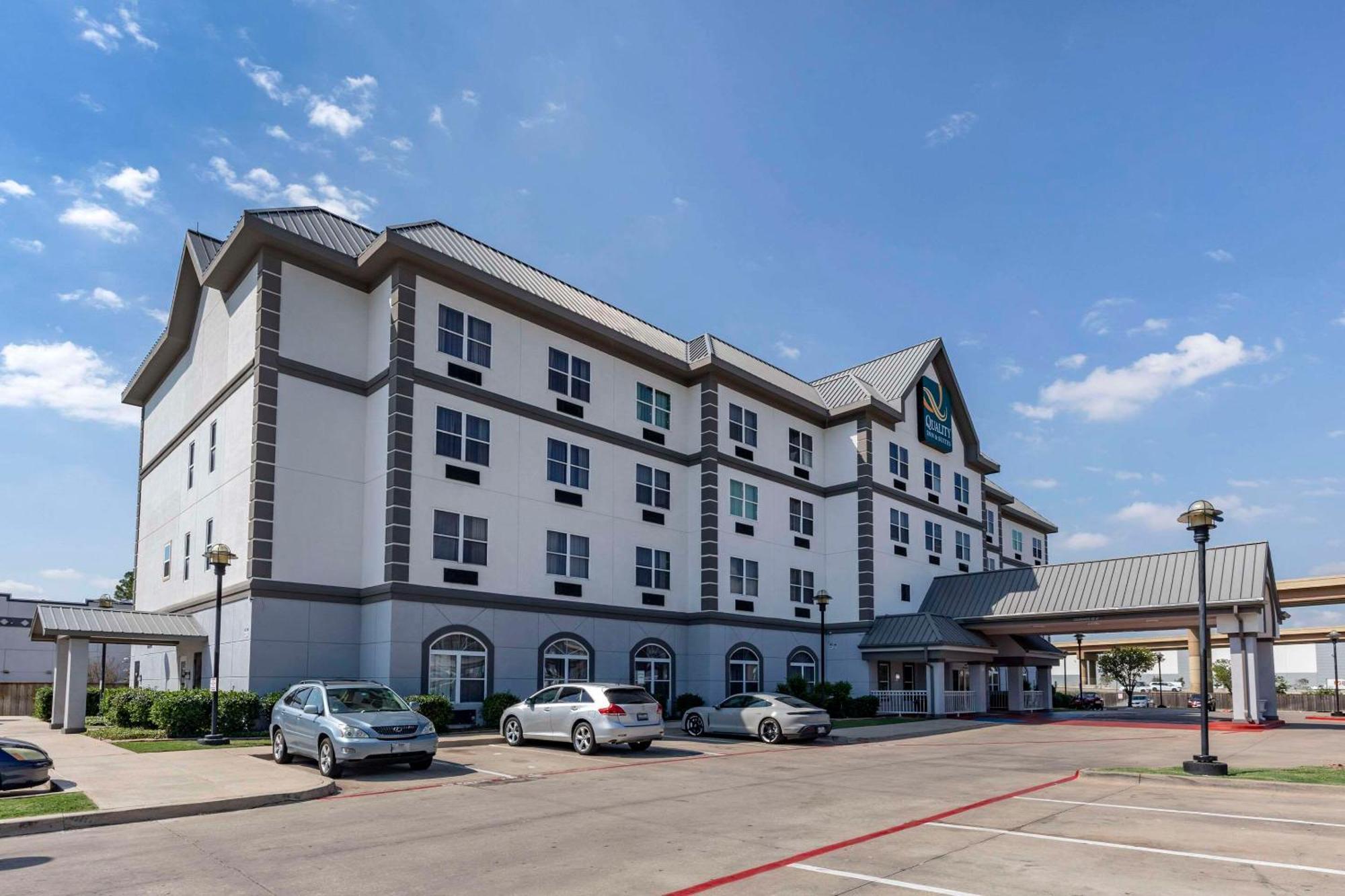 Quality Inn & Suites I-35 E-Walnut Hill Dallas Bagian luar foto