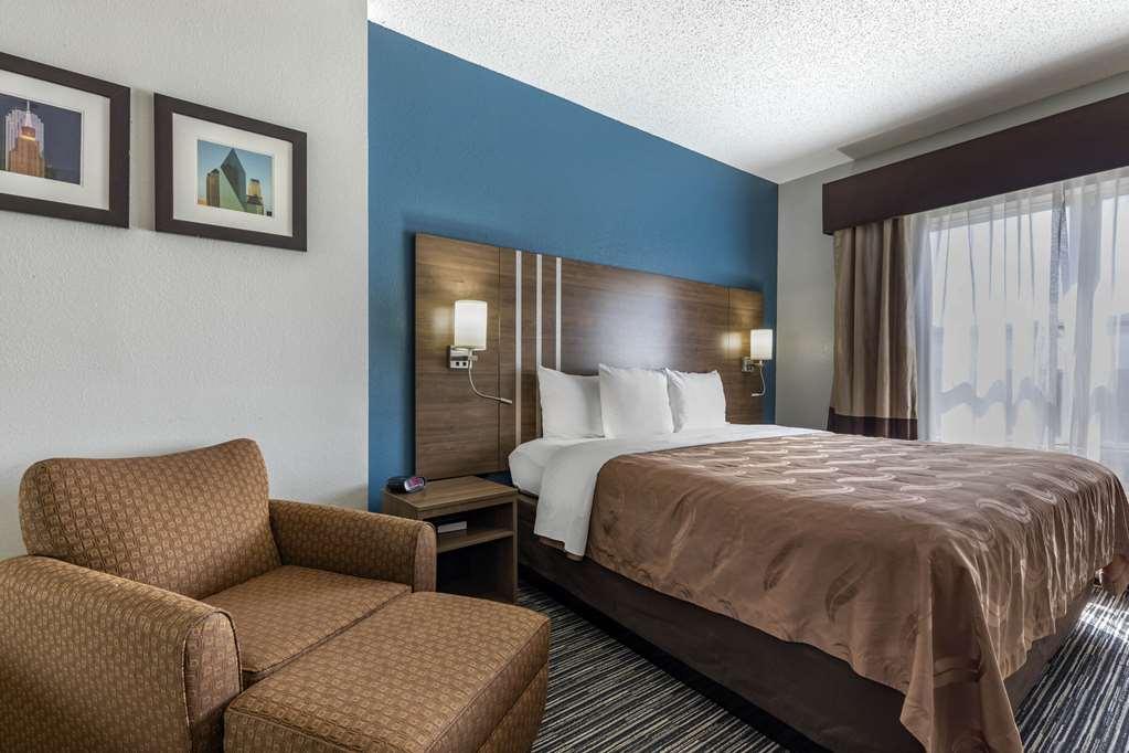 Quality Inn & Suites I-35 E-Walnut Hill Dallas Ruang foto