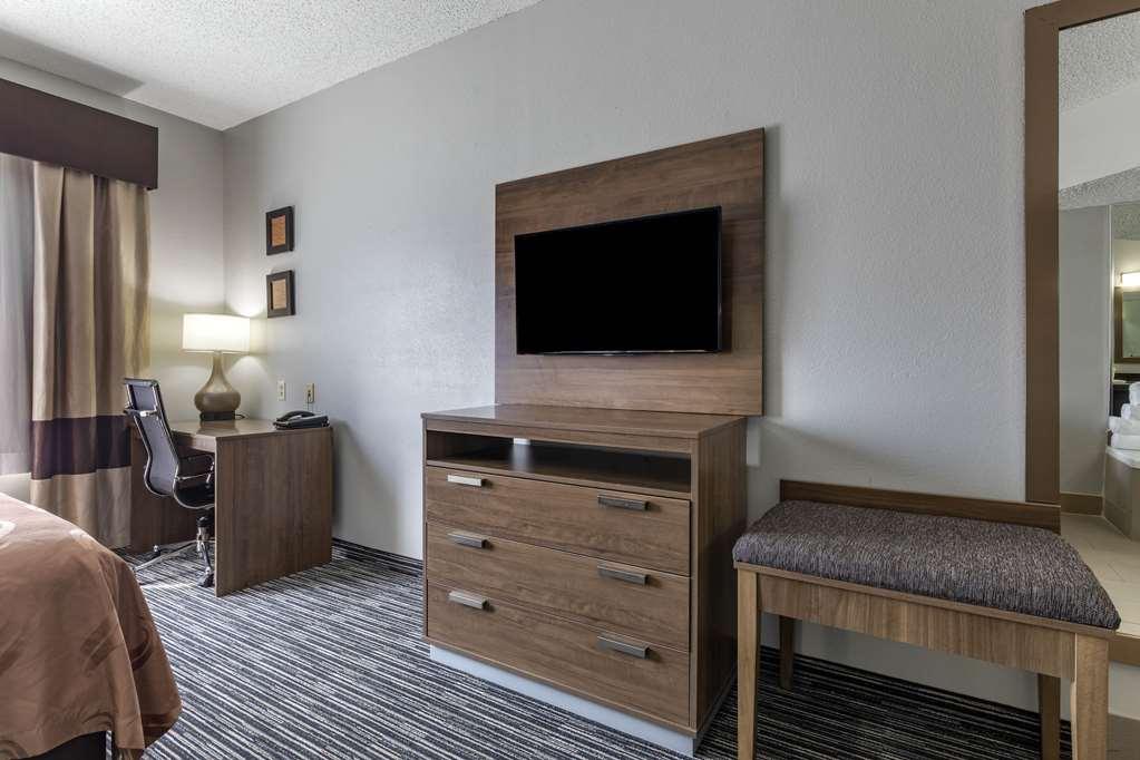Quality Inn & Suites I-35 E-Walnut Hill Dallas Ruang foto