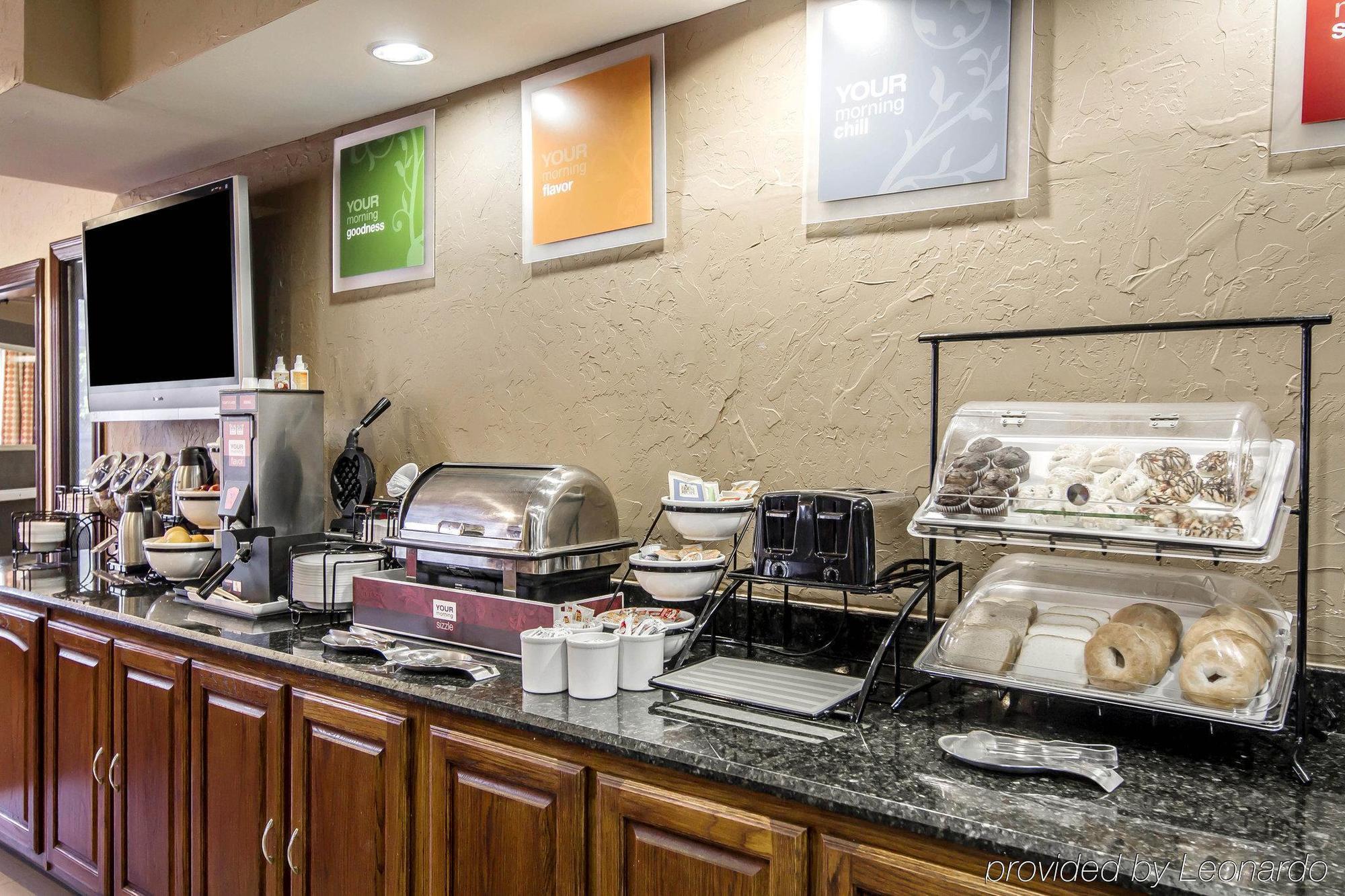 Quality Inn & Suites I-35 E-Walnut Hill Dallas Bagian luar foto
