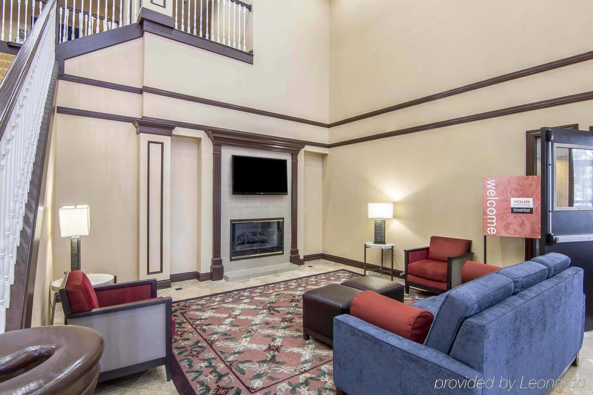 Quality Inn & Suites I-35 E-Walnut Hill Dallas Bagian luar foto