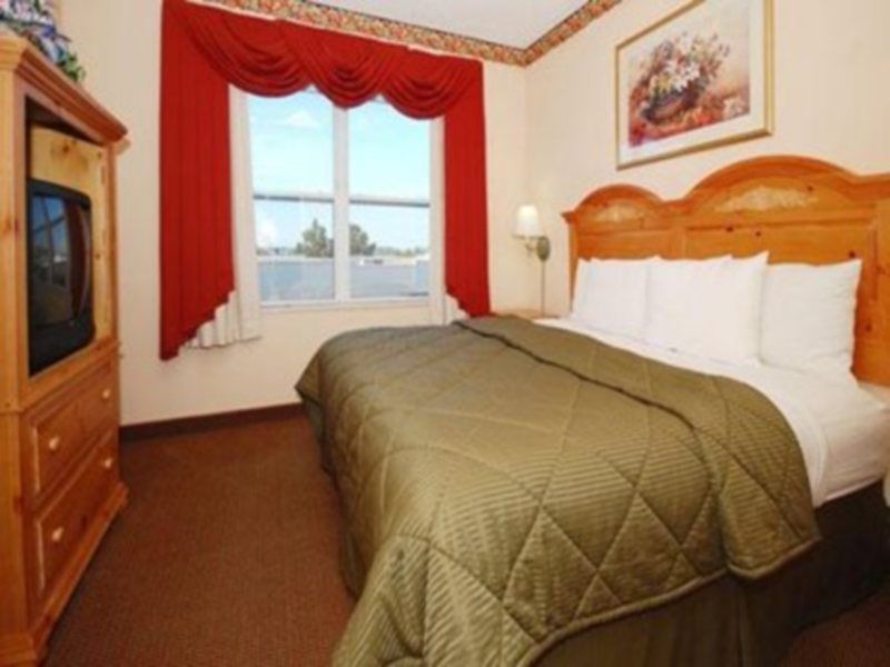 Quality Inn & Suites I-35 E-Walnut Hill Dallas Bagian luar foto